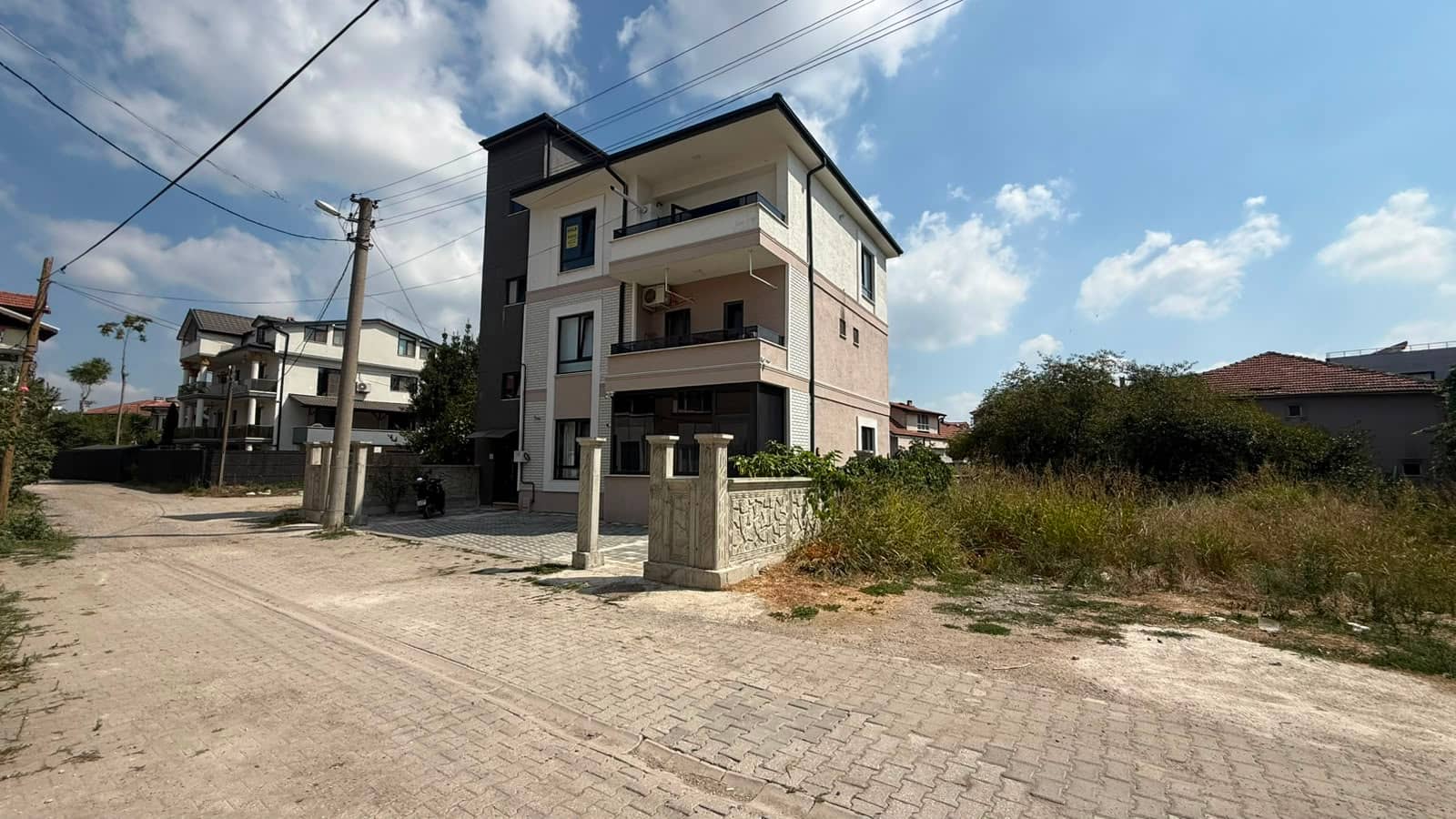 KARAOSMAN MAHALLESİNDE 3.KAT SIFIR KİRALIK DAİRE