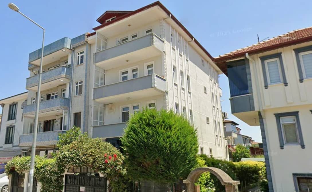 TEKELER MAHALLESİ KÖSEOĞLU CAMİİ KARŞISI SATILIK DAİRE